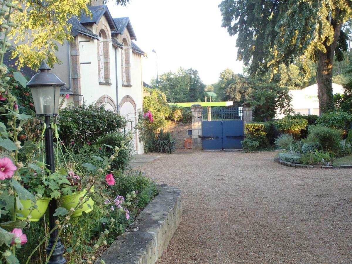 France Petit Chateau Loué Exteriör bild